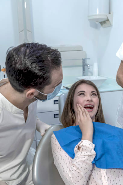 Best Chipped Tooth Repair Near Me  in Las Palmas Ii, TX